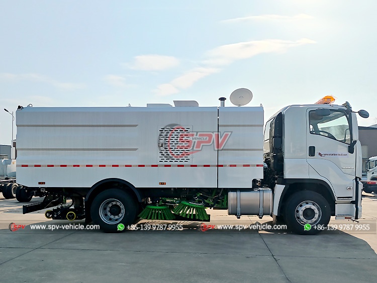 ISUZU Street Waste Collection Truck - Right Side
